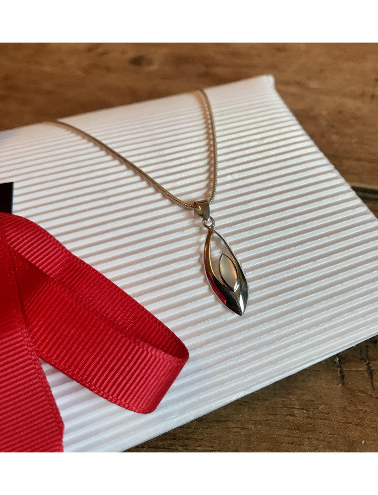 Mother-Of-Pearl Arrowhead Necklace