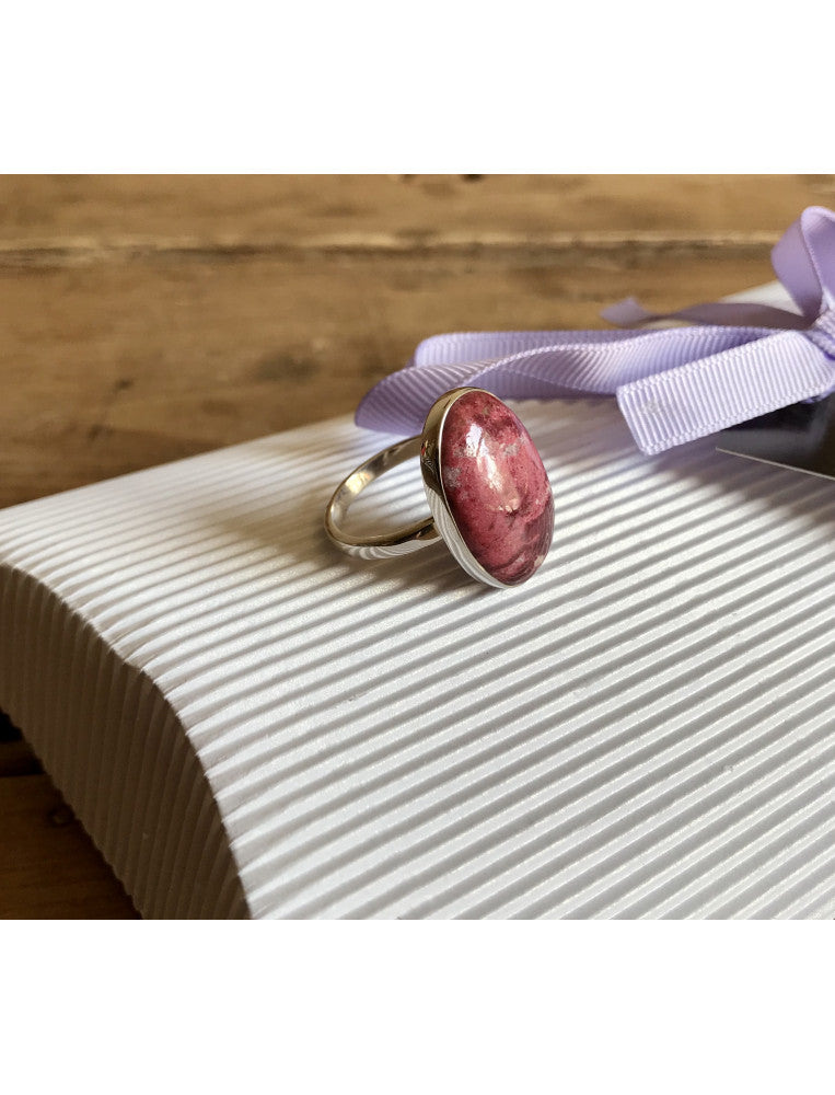 Thulite Oval Ring